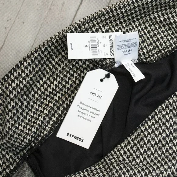 Express Black and White Houndstooth Flare Pants - Picture 6 of 7